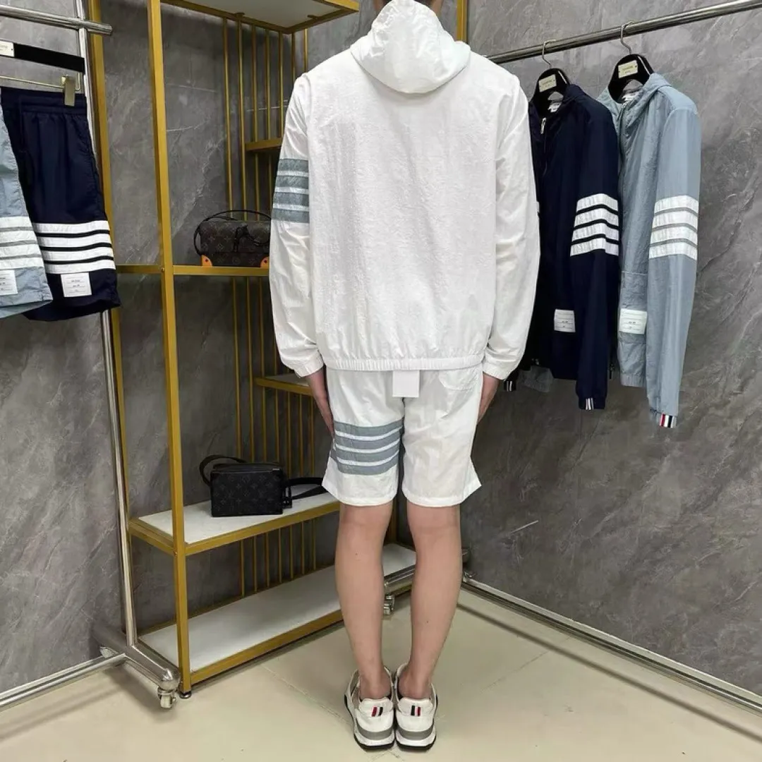 ：F 36（TB ） In Stock THOM BROWNE .TB Classic White Same Style ：White/Gray/Navy Blue/Black Size：1/2/3/4
